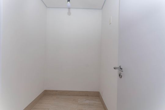 Apartamento à venda, com 312 m², 3 quartos e 4 vagas — Área de Serviço