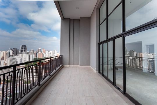 Apartamento à venda, com 312 m², 3 quartos e 4 vagas — Varanda Superior