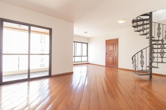 Venda de apartamento com 3 quartos, churrasqueira, piscina e jardim. — foto 1