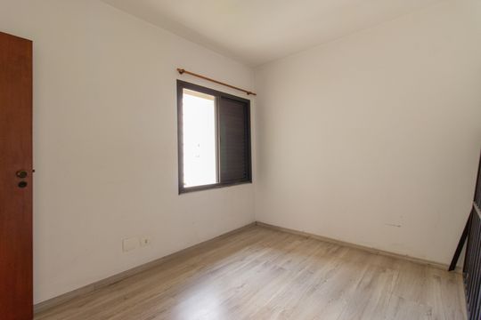 Venda de apartamento com 3 quartos, churrasqueira, piscina e jardim. — Quarto 2