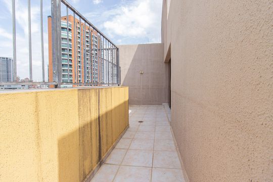 Venda de apartamento com 3 quartos, churrasqueira, piscina e jardim. — Cobertura