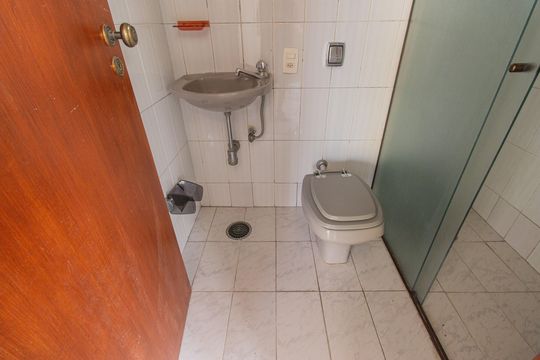 Venda de apartamento com 3 quartos, churrasqueira, piscina e jardim. — Cobertura