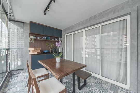 Apartamento à venda, com 110 m², 3 quartos e 2 vagas — Varanda
