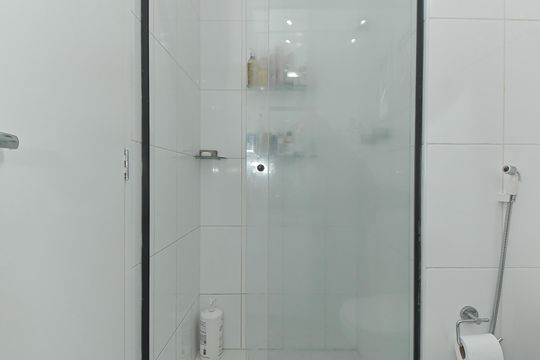 Apartamento à venda, com 110 m², 3 quartos e 2 vagas — Banheiro da Suíte