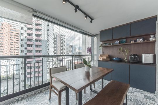 Apartamento à venda, com 110 m², 3 quartos e 2 vagas — Varanda