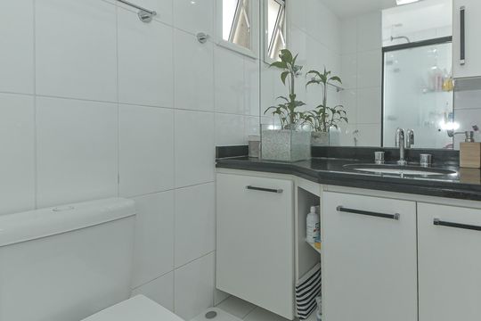 Apartamento à venda, com 110 m², 3 quartos e 2 vagas — Banheiro da Suíte