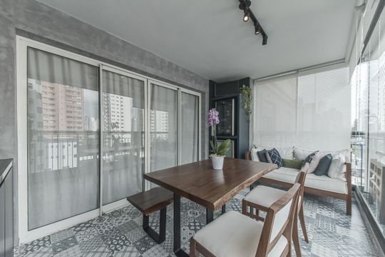 Apartamento à venda, com 110 m², 3 quartos e 2 vagas — Varanda