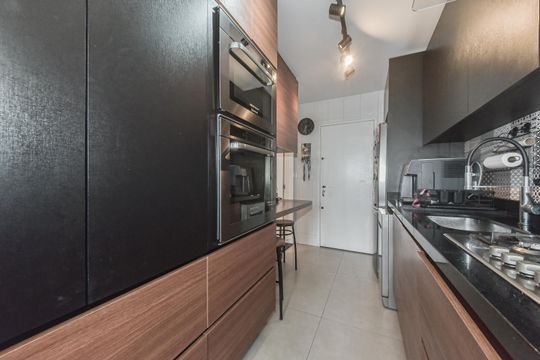 Apartamento à venda, com 110 m², 3 quartos e 2 vagas — Cozinha