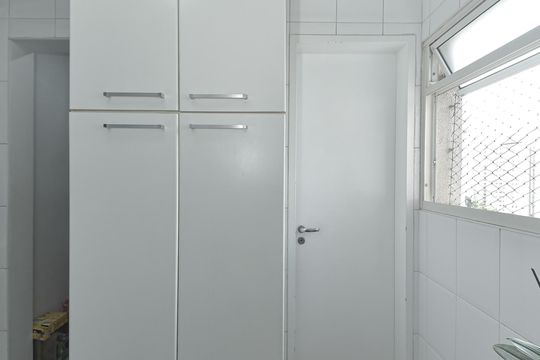 Apartamento à venda, com 110 m², 3 quartos e 2 vagas — Lavanderia