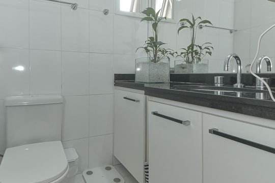 Apartamento à venda, com 110 m², 3 quartos e 2 vagas — Banheiro da Suíte