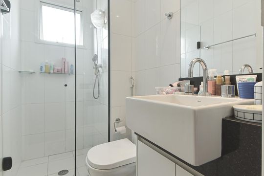 Apartamento à venda, com 110 m², 3 quartos e 2 vagas — Banheiro Social