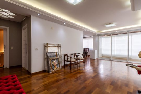 Apartamento à venda, com 205 m², 3 quartos e 4 vagas — Sala