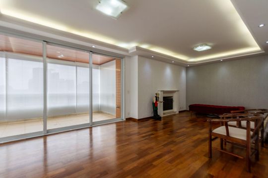 Apartamento à venda, com 205 m², 3 quartos e 4 vagas — foto 1
