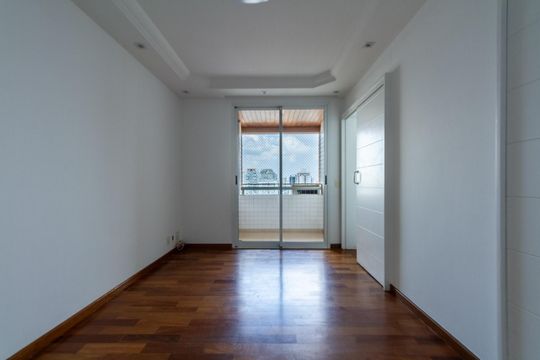 Apartamento à venda, com 205 m², 3 quartos e 4 vagas — Sala