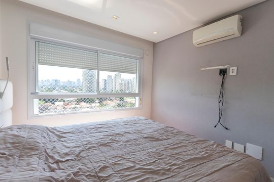 Apartamento mobiliado à venda na Cidade Monções, com 4 quartos, varanda e piscina no condomínio. — Suíte 1