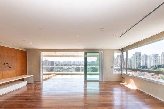 Apartamento mobiliado à venda na Cidade Monções, com 4 quartos, varanda e piscina no condomínio. — foto 1