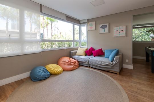 Apartamento mobiliado à venda na Cidade Monções, com 4 quartos, varanda e piscina no condomínio. — Área comum - Brinquedoteca