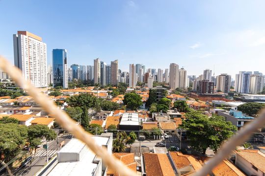 Apartamento mobiliado à venda na Cidade Monções, com 4 quartos, varanda e piscina no condomínio. — Vista da Suíte 4