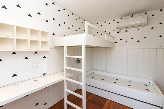 Apartamento mobiliado à venda na Cidade Monções, com 4 quartos, varanda e piscina no condomínio. — Suíte 3