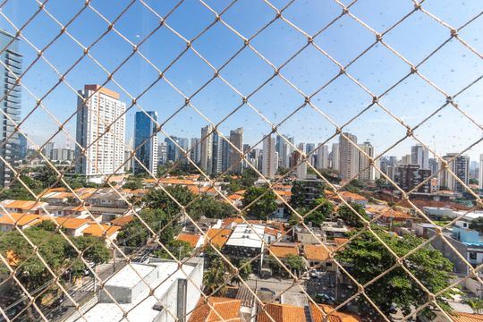 Apartamento mobiliado à venda na Cidade Monções, com 4 quartos, varanda e piscina no condomínio. — Vista da Suíte 3
