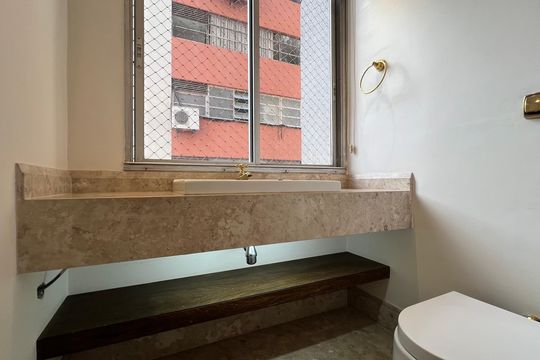 Apartamento à venda com 4 quartos, sendo 3 suítes. Ideal para quem busca conforto e praticidades. — Lavabo