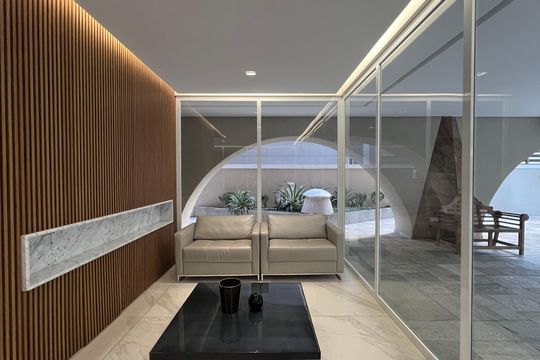 Apartamento à venda com 4 quartos, sendo 3 suítes. Ideal para quem busca conforto e praticidades. — Hall de entrada