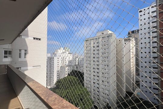 Apartamento à venda com 4 quartos, sendo 3 suítes. Ideal para quem busca conforto e praticidades. — Varanda