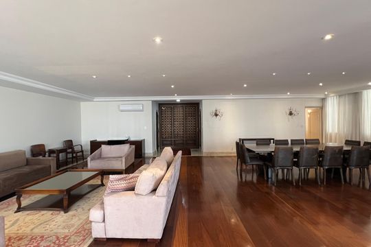 Apartamento à venda com 4 quartos, sendo 3 suítes. Ideal para quem busca conforto e praticidades. — Salas