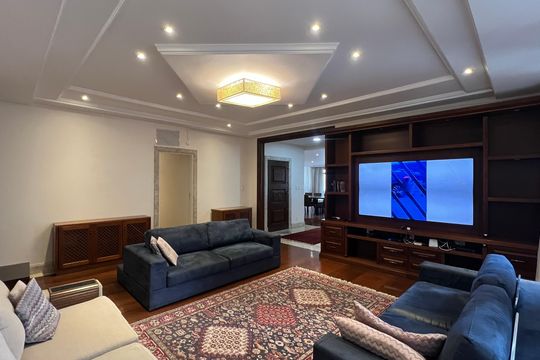 Apartamento à venda com 4 quartos, sendo 3 suítes. Ideal para quem busca conforto e praticidades. — Sala de TV