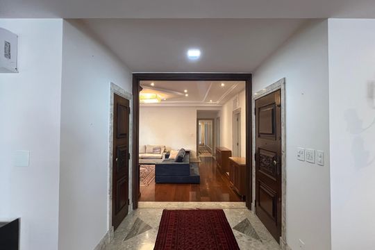 Apartamento à venda com 4 quartos, sendo 3 suítes. Ideal para quem busca conforto e praticidades. — Entrada