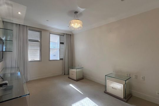 Apartamento à venda com 4 quartos, sendo 3 suítes. Ideal para quem busca conforto e praticidades. — Suite 3