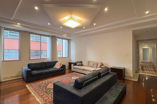Apartamento à venda com 4 quartos, sendo 3 suítes. Ideal para quem busca conforto e praticidades. — Sala de TV