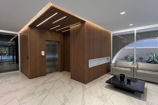 Apartamento à venda com 4 quartos, sendo 3 suítes. Ideal para quem busca conforto e praticidades. — Hall de entrada