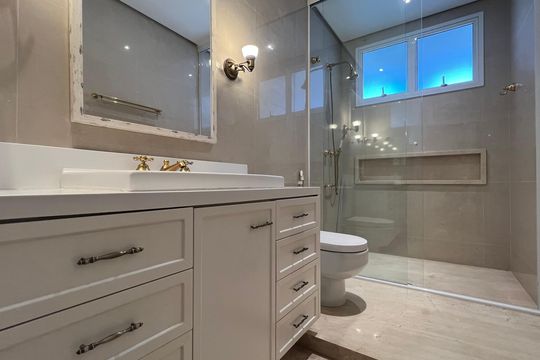 Apartamento à venda com 4 quartos, sendo 3 suítes. Ideal para quem busca conforto e praticidades. — Banheiro