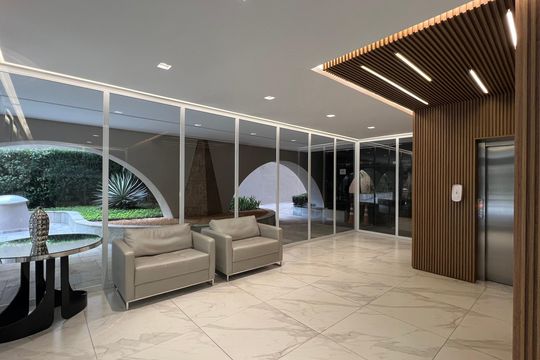 Apartamento à venda com 4 quartos, sendo 3 suítes. Ideal para quem busca conforto e praticidades. — Hall de entrada