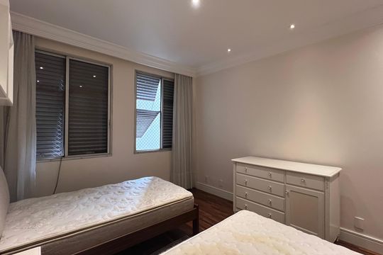 Apartamento à venda com 4 quartos, sendo 3 suítes. Ideal para quem busca conforto e praticidades. — Quarto 1