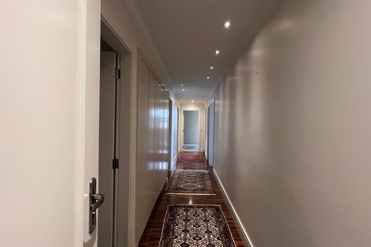 Apartamento à venda com 4 quartos, sendo 3 suítes. Ideal para quem busca conforto e praticidades. — Corredor