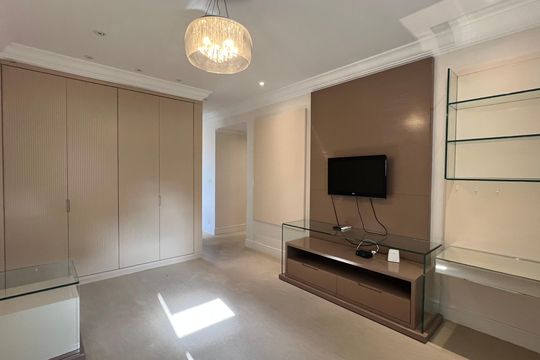 Apartamento à venda com 4 quartos, sendo 3 suítes. Ideal para quem busca conforto e praticidades. — Suite 3