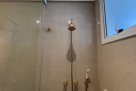 Apartamento à venda com 4 quartos, sendo 3 suítes. Ideal para quem busca conforto e praticidades. — Banheiro