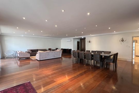 Apartamento à venda com 4 quartos, sendo 3 suítes. Ideal para quem busca conforto e praticidades. — Salas
