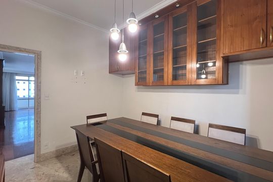 Apartamento à venda com 4 quartos, sendo 3 suítes. Ideal para quem busca conforto e praticidades. — Copa