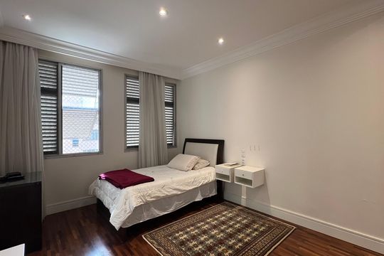 Apartamento à venda com 4 quartos, sendo 3 suítes. Ideal para quem busca conforto e praticidades. — Suite 2
