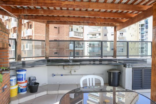 Apartamento à venda em Perdizes com 3 quartos. — Churrasqueira e Piscina