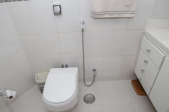Apartamento à venda em Perdizes com 3 quartos. — Banheiro da Suíte