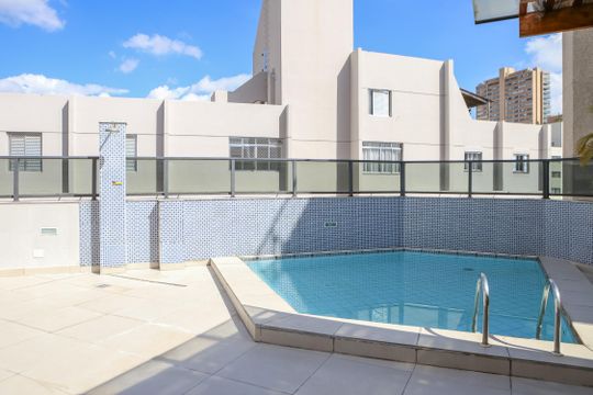 Apartamento à venda em Perdizes com 3 quartos. — Churrasqueira e Piscina