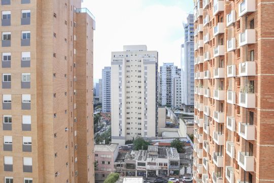 Apartamento à venda em Perdizes com 3 quartos. — Vista da Sacada