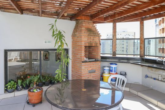 Apartamento à venda em Perdizes com 3 quartos. — Churrasqueira e Piscina