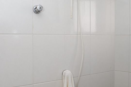 Apartamento à venda em Perdizes com 3 quartos. — Banheiro de Serviço