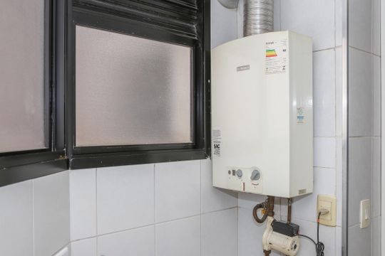Apartamento à venda em Perdizes com 3 quartos. — Área de Serviço