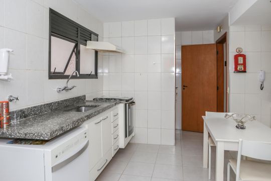 Apartamento à venda em Perdizes com 3 quartos. — Cozinha